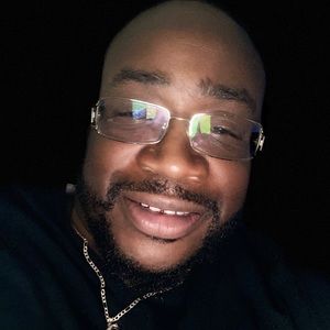 Meet your Posher, Carlos